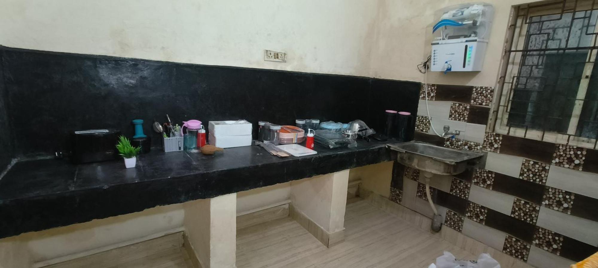 Niyati's Nest Near Airport Homestay *